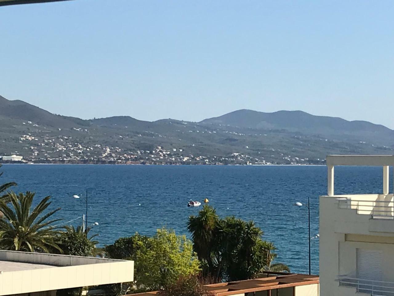 Tg Kalamata Beach Studio With Sea View Terrace Apartment Exterior foto